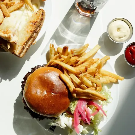 Vandrerhjem The People Lyon